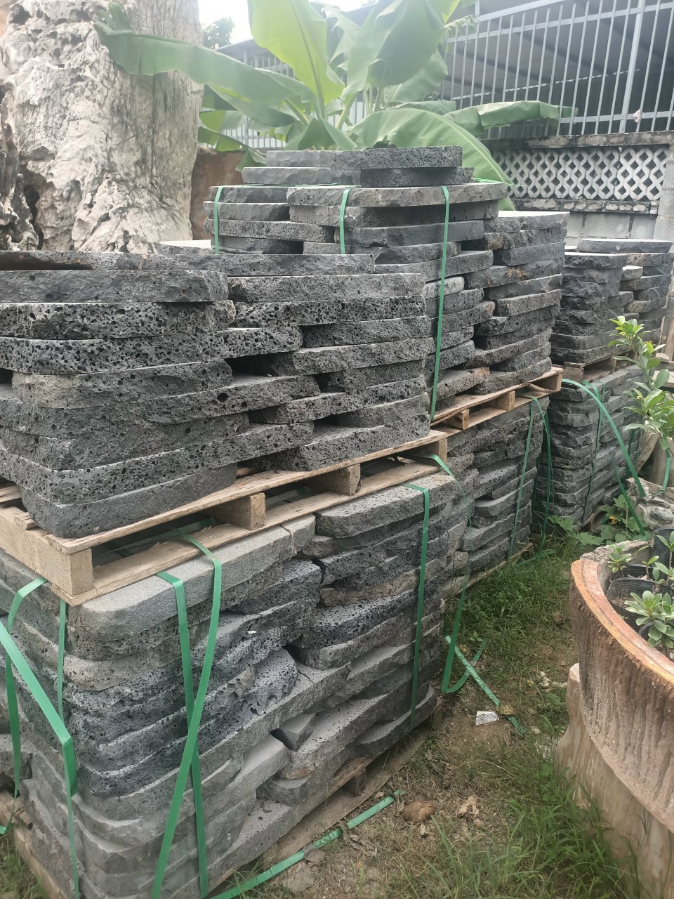 Đá Lót Sân Vườn Bình Dương