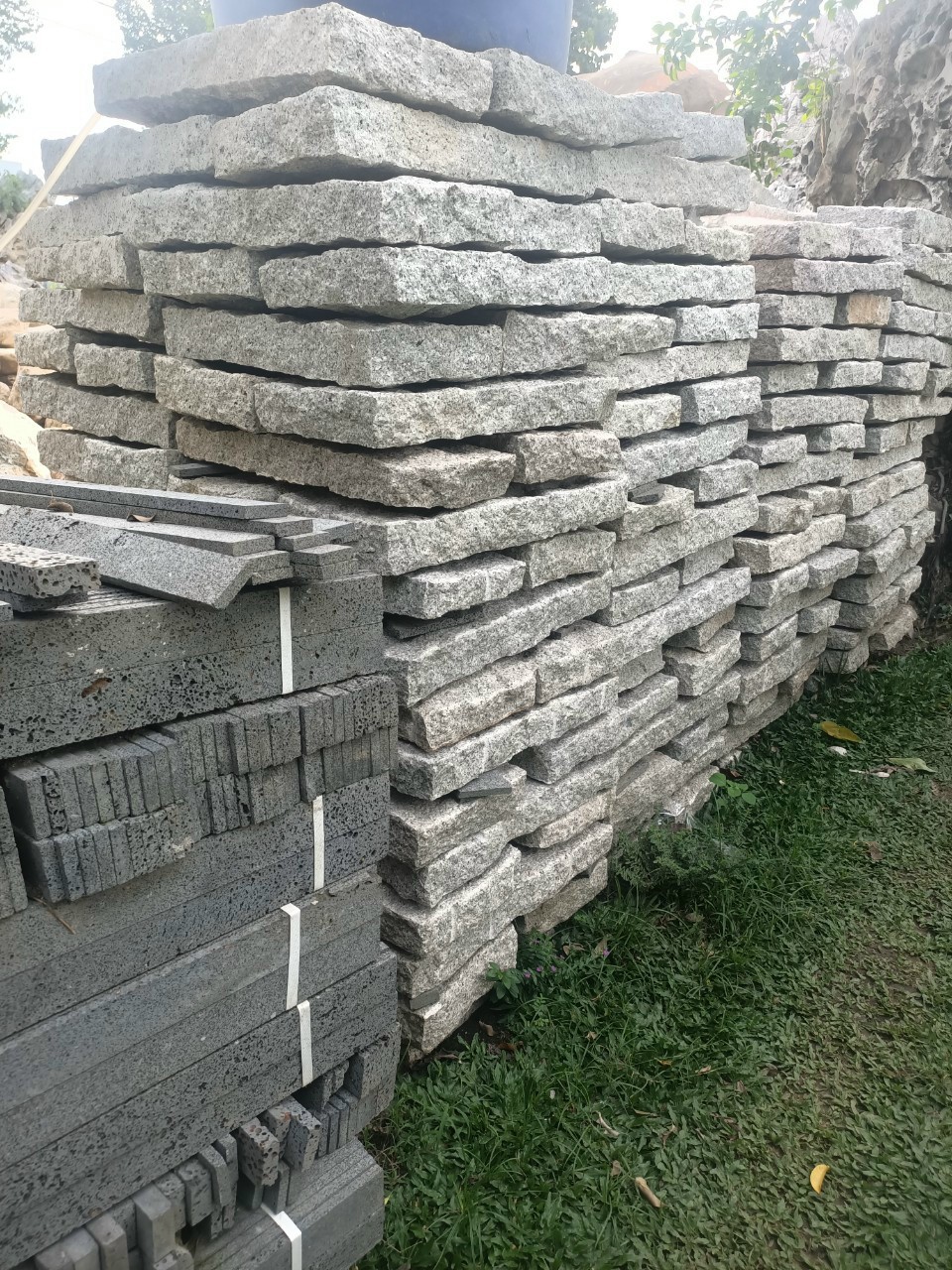Đá Lót Sân Vườn Bình Dương
